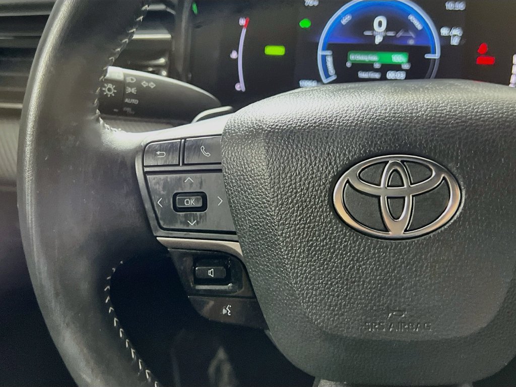 Used 2025 Toyota Camry SE FWD image 16