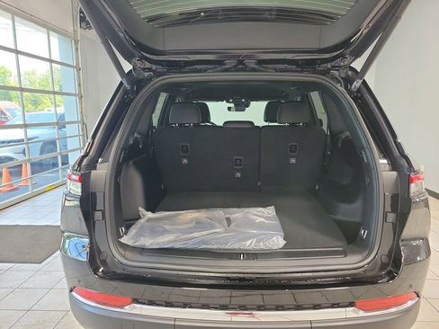 New 2025 Jeep Grand Cherokee Limited image 7