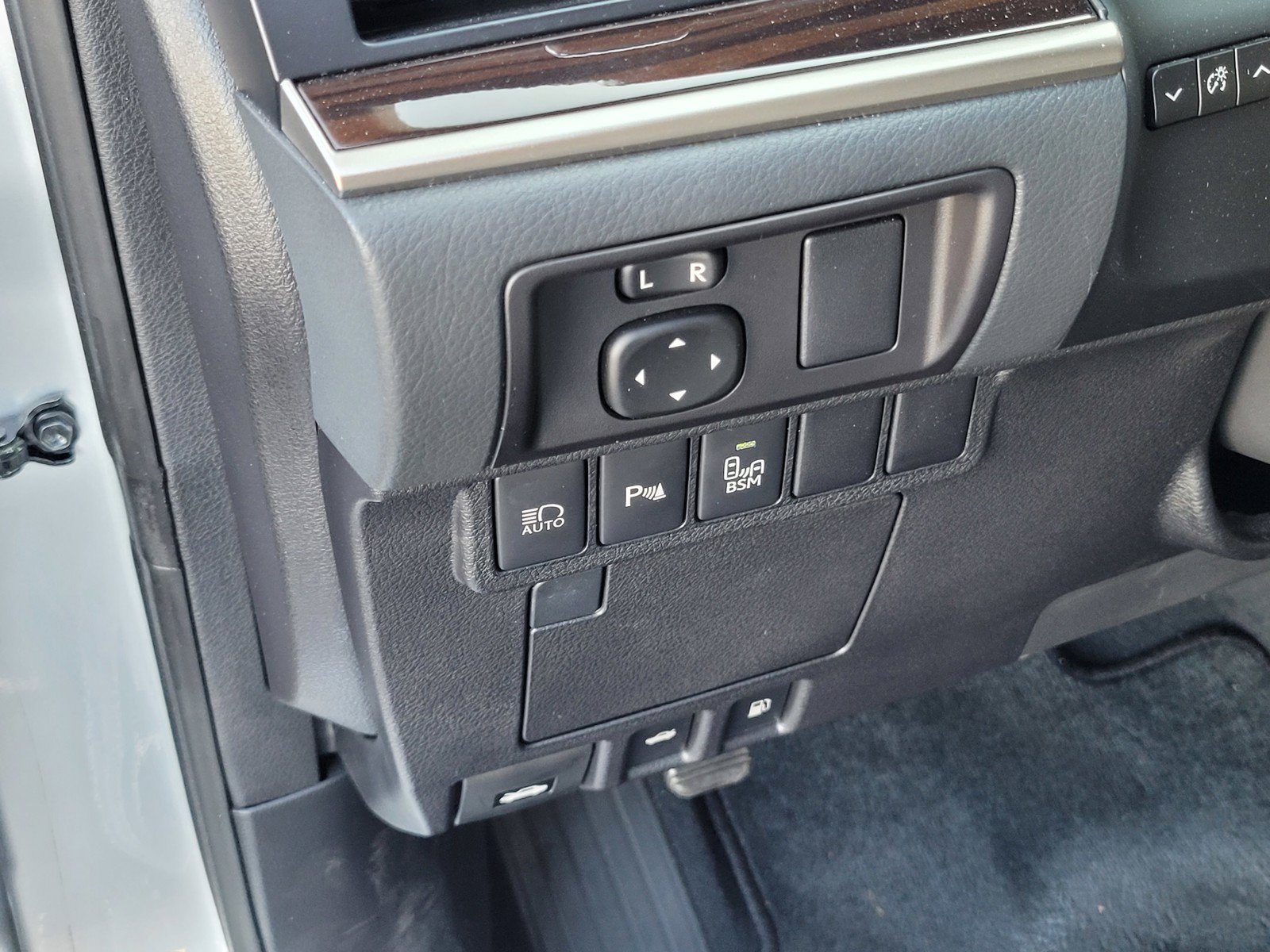 Used 2017 Lexus ES 350 w/ Navigation System Package FWD image 18