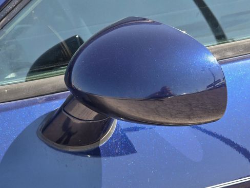 Used 2015 Dodge Challenger SXT RWD image 30