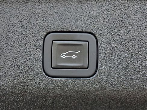Used 2025 Chevrolet Suburban High Country w/ Sun And Tow Package AWD/4WD image 21