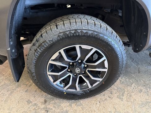 Used 2023 Toyota Tacoma TRD Sport image 12