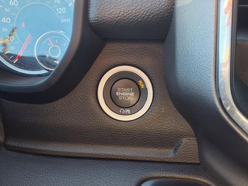 Used 2024 RAM 1500 Laramie image 12