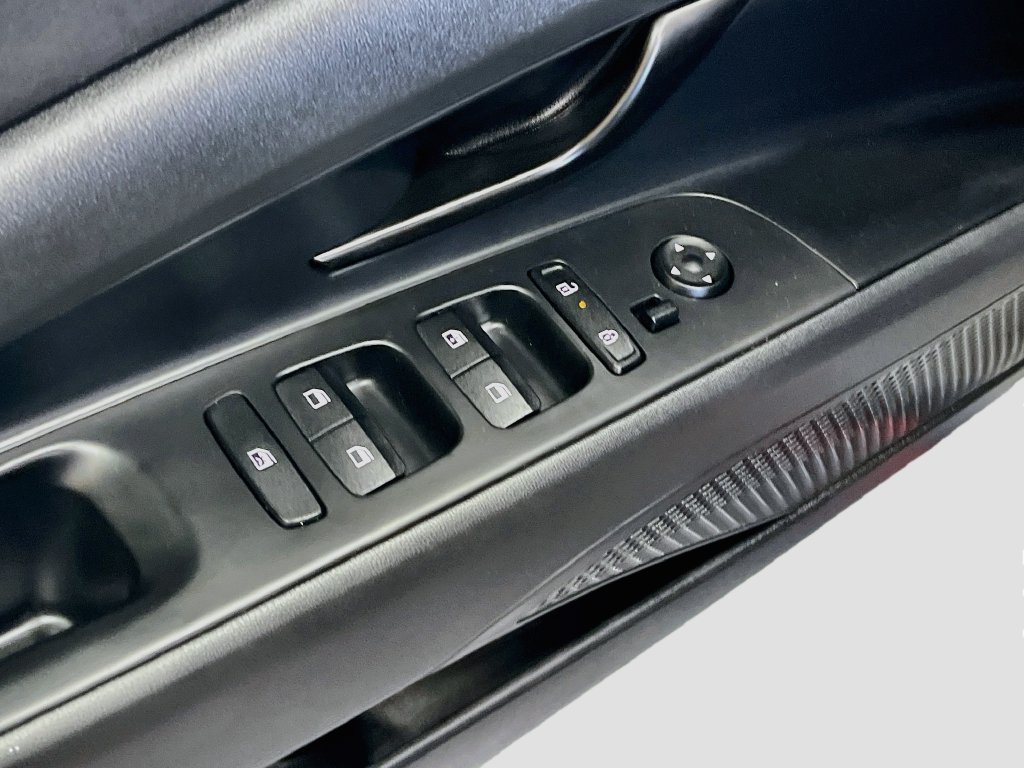Used 2025 Hyundai Elantra N FWD image 18
