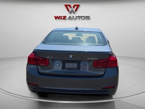 Used 2017 BMW 330i xDrive Sedan AWD/4WD image 4