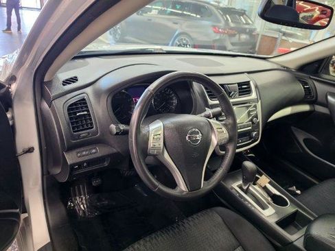 Used 2016 Nissan Altima 2.5 SV w/ Convenience Package FWD image 12
