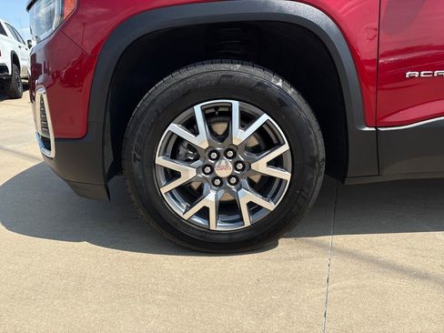 Used 2023 GMC Acadia SLT image 32