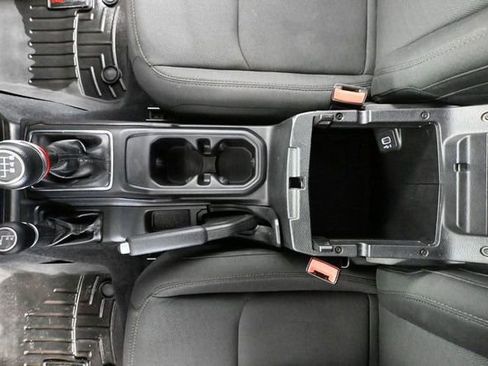 Used 2020 Jeep Wrangler Sport image 32