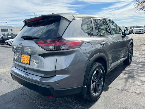 Used 2025 Nissan Rogue SV FWD image 3