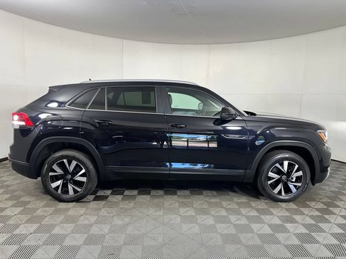 Used 2022 Volkswagen Atlas Cross Sport SE AWD/4WD image 6