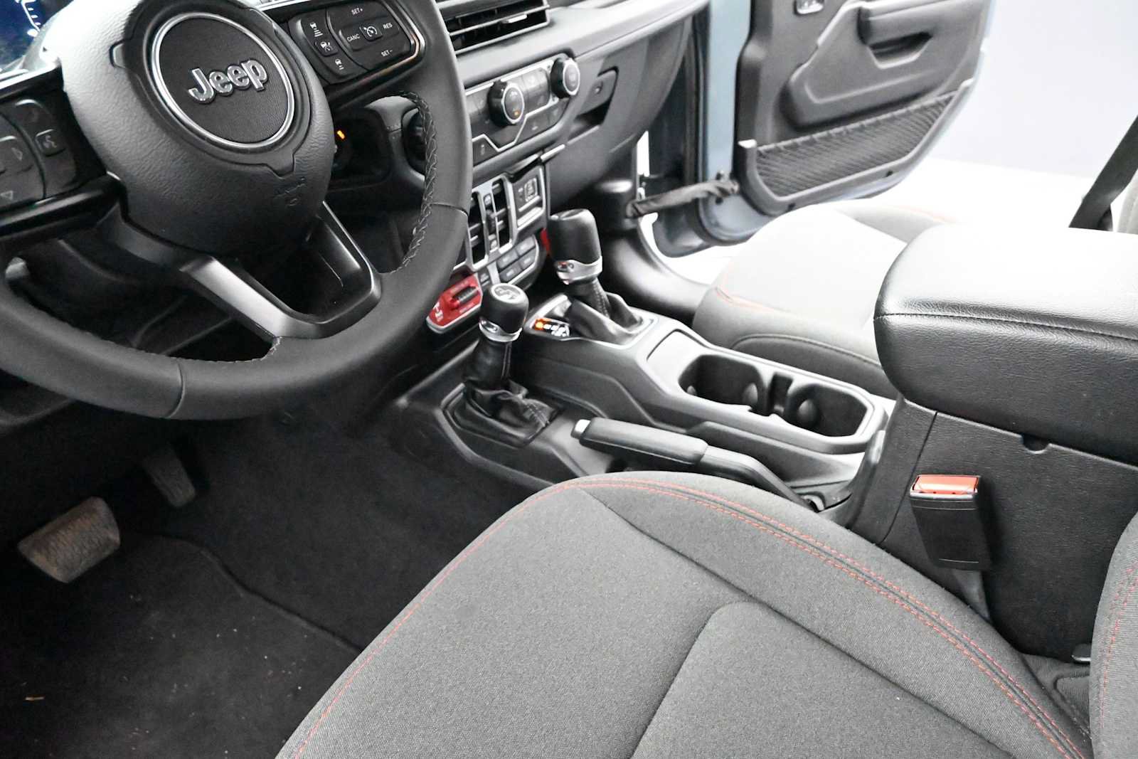Used 2026 Jeep Gladiator Rubicon AWD/4WD image 12