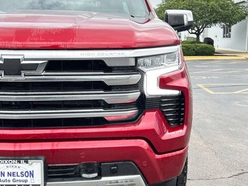Used 2024 Chevrolet Silverado 1500 High Country w/ Technology Package AWD/4WD image 2