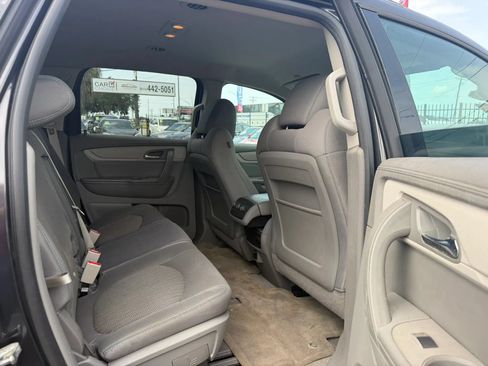 Used 2015 Chevrolet Traverse LT w/ Style and Technology Package FWD image 12