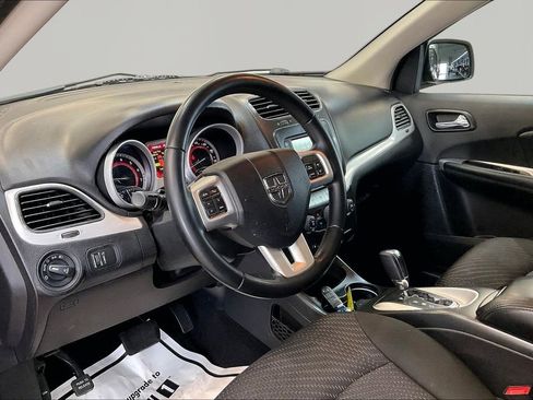 Used 2019 Dodge Journey SE w/ Connectivity Group FWD image 18