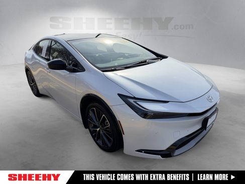 Certified 2024 Toyota Prius XLE image 1