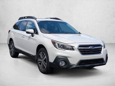 Used 2018 Subaru Outback 2.5i Limited AWD/4WD image 3