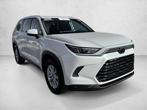 Certified 2025 Toyota Grand Highlander AWD image 3