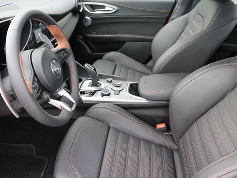 New 2025 Alfa Romeo Giulia Intensa w/ Driving Assist Package image 19