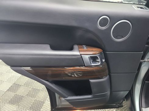 Used 2016 Land Rover Range Rover image 38