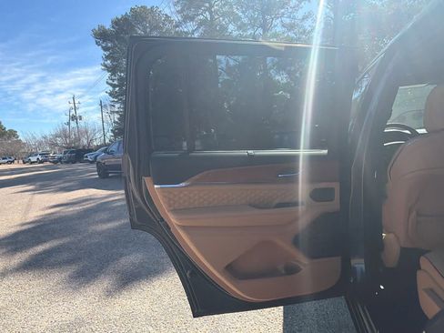 New 2025 Jeep Grand Cherokee L Summit image 31