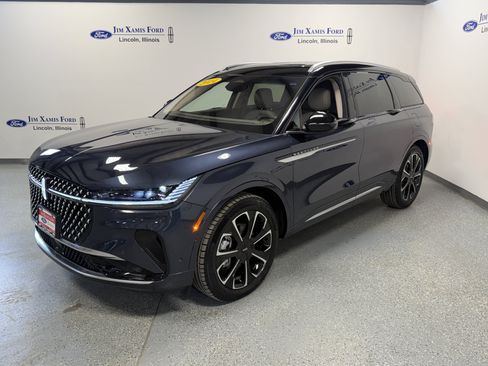 Used 2024 Lincoln Nautilus Reserve w/ Equipment Group 203A AWD/4WD image 3
