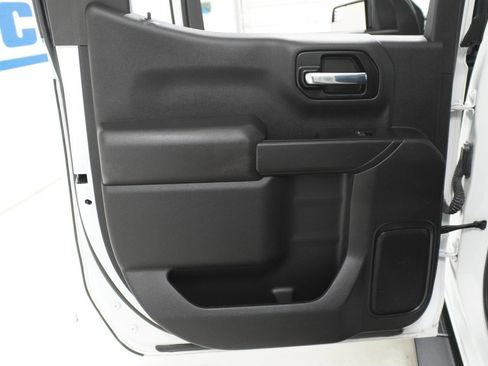 Used 2022 Chevrolet Silverado 1500 Custom AWD/4WD image 25