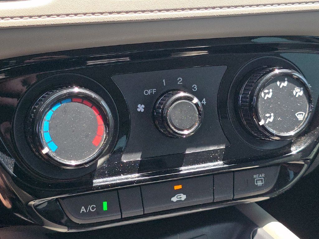 Used 2022 Honda HR-V LX image 2