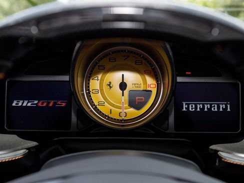 Used 2023 Ferrari 812 GTS RWD image 33