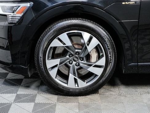 Used 2023 Audi e-tron Premium image 32