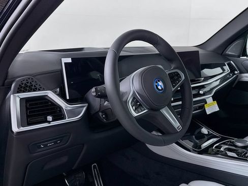 New 2026 BMW X5 xDrive50e w/ M Sport Package AWD/4WD image 9