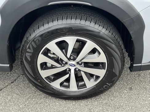 Certified 2025 Subaru Outback Premium w/ Popular Package #1A image 12