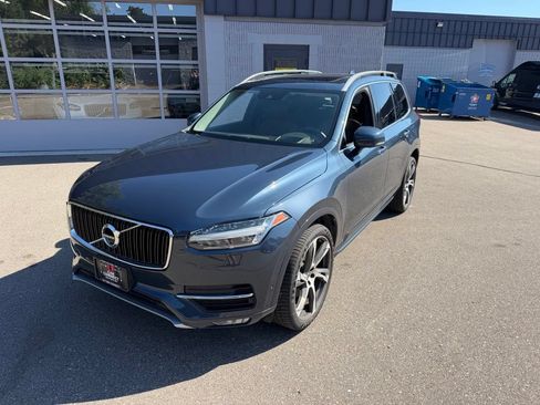 Used 2019 Volvo XC90 T6 Momentum w/ Advanced Package AWD/4WD image 4