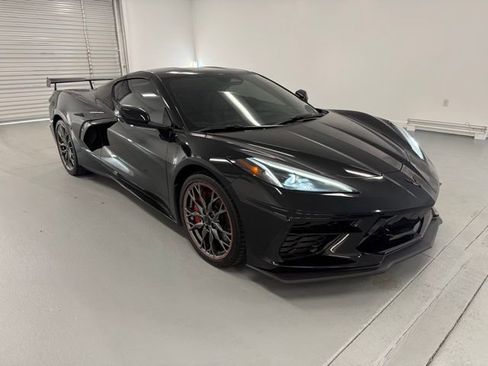 Used 2025 Chevrolet Corvette Stingray Preferred Cpe w/ Z51 Performance Package image 3