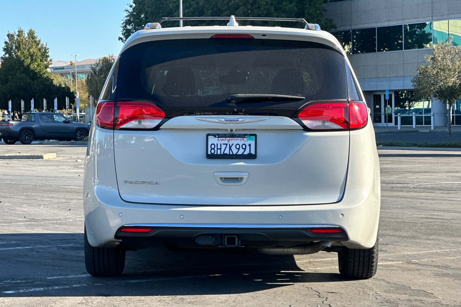 Used 2019 Chrysler Pacifica Touring-L w/ Advanced Safetytec Group FWD image 5