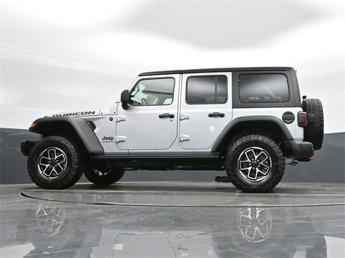 Used 2024 Jeep Wrangler Unlimited Rubicon w/ Capability Package image 44