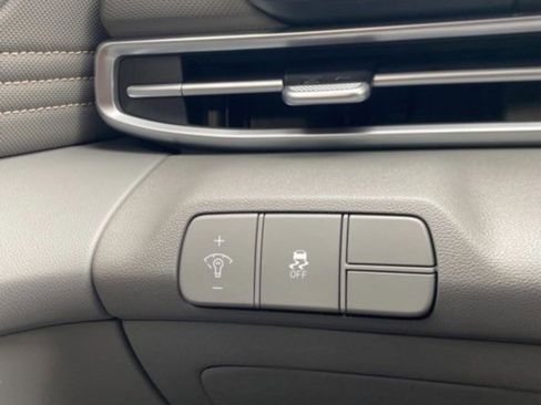 New 2026 Hyundai Elantra Sport FWD image 18