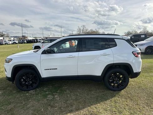 New 2026 Jeep Compass Latitude image 17