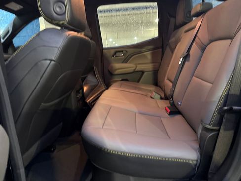 Used 2024 Chevrolet Colorado ZR2 w/ ZR2 Convenience Package III image 31