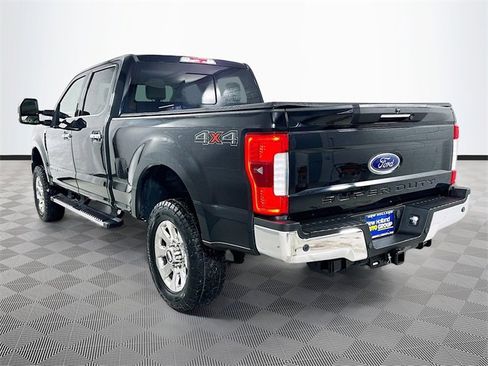 Used 2017 Ford F250 Lariat w/ Lariat Ultimate Package image 5