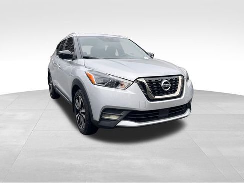 Used 2020 Nissan Kicks SR image 7