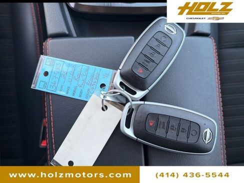 Used 2025 Nissan Rogue SV image 17