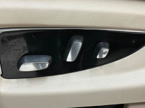 Used 2015 Cadillac Escalade Luxury image 20