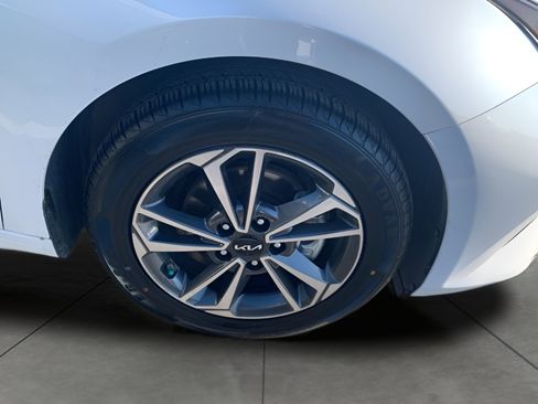 Used 2024 Kia Forte LXS image 13