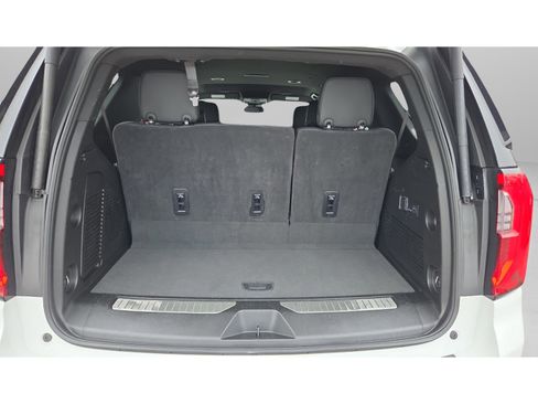 Used 2025 GMC Yukon Denali image 16