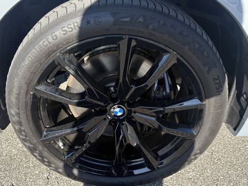Used 2025 BMW X7 xDrive40i w/ M Sport Package AWD/4WD image 12