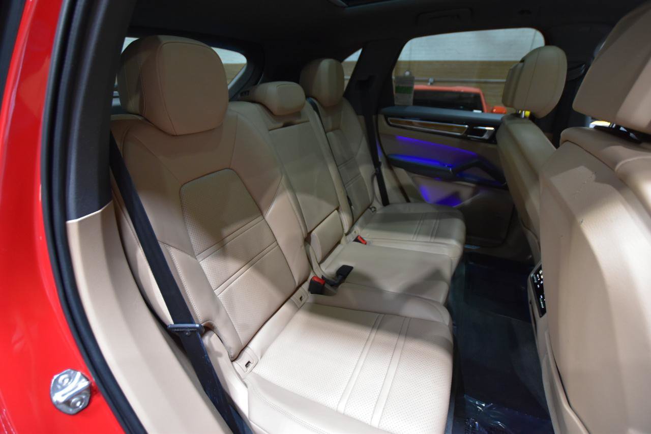 Used 2021 Porsche Cayenne AWD/4WD image 47