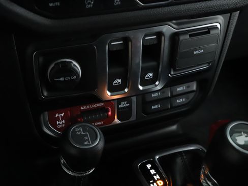 Used 2024 Jeep Wrangler Sport AWD/4WD image 13