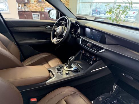 Used 2022 Alfa Romeo Stelvio Ti image 17