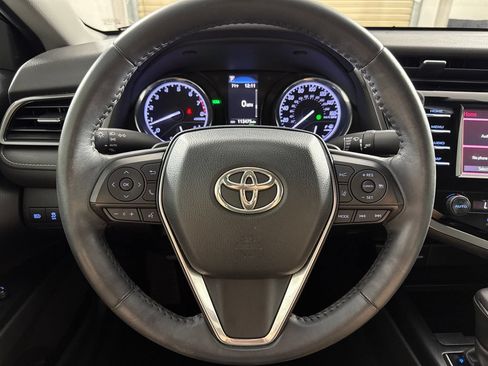 Used 2020 Toyota Camry SE w/ Convenience Package FWD image 14