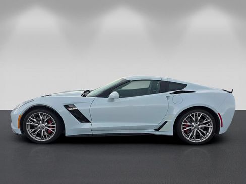 Used 2018 Chevrolet Corvette Z06 RWD image 7